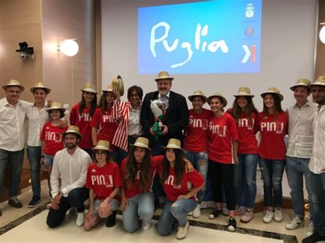 Puglia La Squadra Del Calcio Femminile Pink Bari Incontra Il