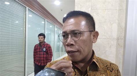 Lebih Kecil Dari Krisdayanti Masinton Pdip Gaji Anggota Dpr Rp