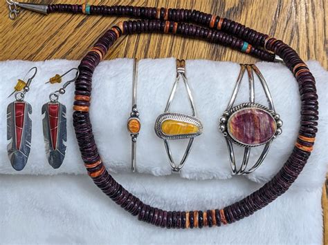 Encyclopedia Non Turquoise Stones Identifying And Discovering