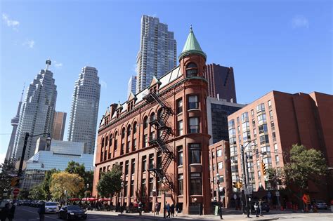 [OC] The Flatiron building Toronto, ON : r/CityPorn