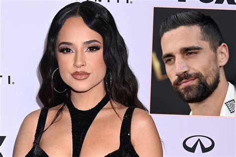 Becky G Goes Solo Without Engagement Ring To Iheartradio Music Awards