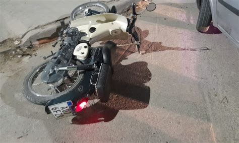 Fuerte Accidente Una Motociclista Sufre La Fractura Expuesta De Uno De