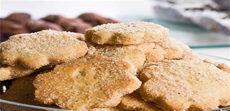 Biscoitos De Manteiga Em Uma Panela Feito Com 3 Ingredientes