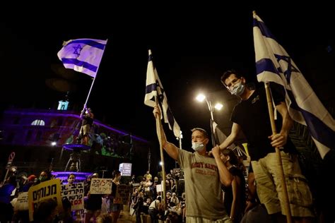 Thousands Of Israelis Protest Outside Netanyahus Residence The