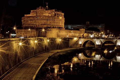 Castel Sant'Angelo, Rome, Italy photo on Sunsurfer