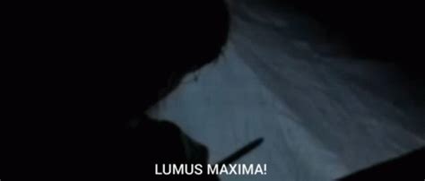 Lumos Maxima Wand GIF - Lumos Maxima Wand Harry Potter - Discover ...