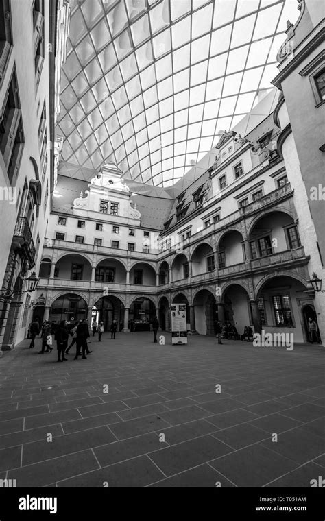 To Dresden Castle Black And White Stock Photos And Images Alamy