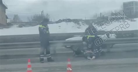 В Уфе пассажирка автомобиля на ходу выпала из машины