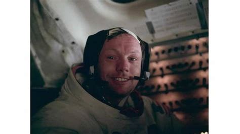 Neil Armstrong First Man To Walk On Moon Dies At 82 Fox News