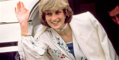 Princess Diana's Best Fashion Looks - The Evolution of Princess Diana's Fashion