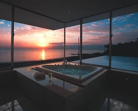 40 Stunning Luxury Bathrooms With Incredible Views