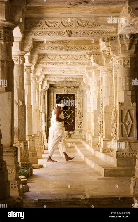 Jainism monk hi-res stock photography and images - Alamy