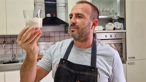 Lievito Madre Fatto In Casa Con Sola Acqua E Farina Ricetta