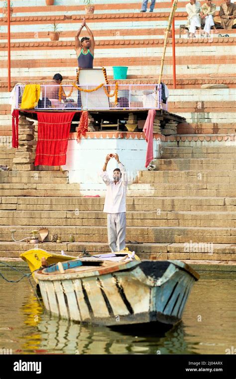 Men Building Rowing Boat Varanasi Hi Res Stock Photography And Images