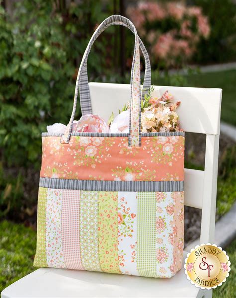 This Bright And Beautiful Sophie Tote Is Made With The Lovely Apricot And Ash Collection From Moda