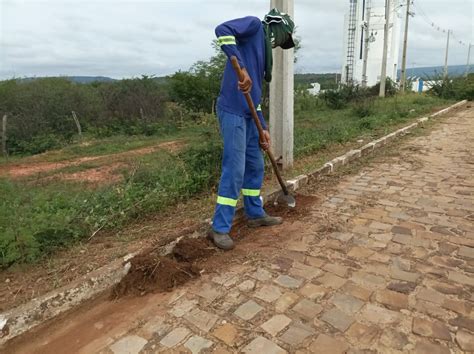 Prefeitura De Picos Segue Realizando A Limpeza Nos Bairros Da Cidade