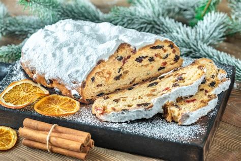 Premium Photo | Stollen - traditional german christmas bread