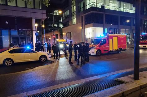 Paris Un homme armé d un hachoir neutralisé par balles par des agents