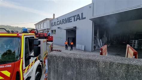 Un Incendio Calcina La Entreplanta De Un Almac N De Aluminio En Sarria