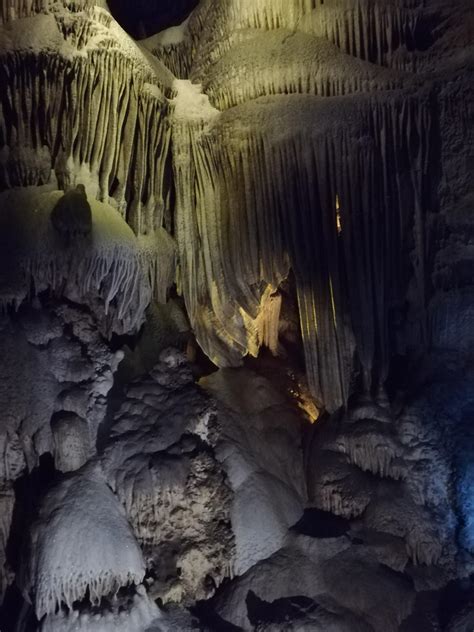 Crystal Cave, Sequoia National Park [OC] [3036x4048] : r/EarthPorn