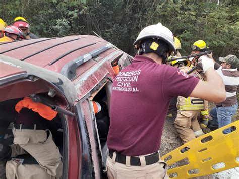 Vuelca Familia En La Carretera Nacional Hay Seis Lesionados