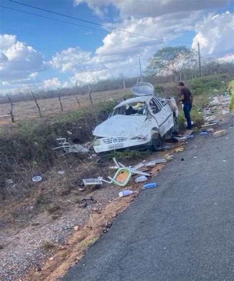 Mulher Morre Em Capotamento Entre Jeremoabo E Km Filhos E M E Da