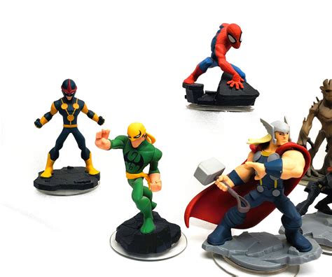 Disney Infinity Marvel Lot of 6 figures (no package)