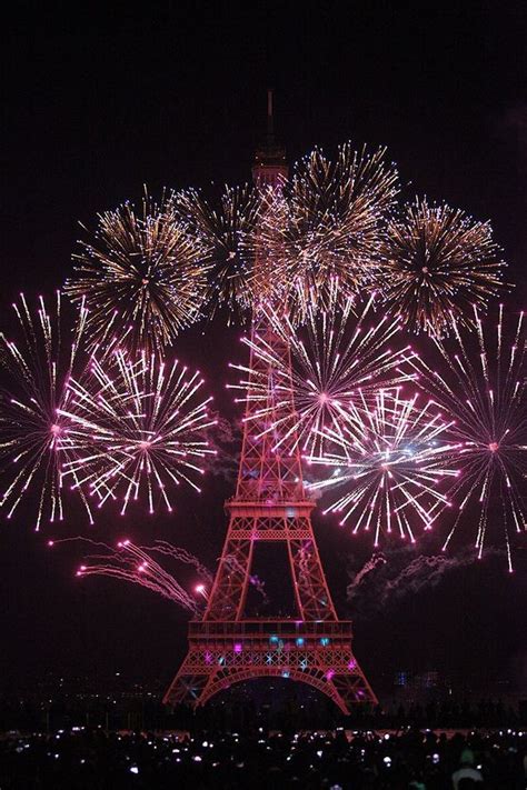 Feu Dartifice Devant La Tour Eiffel à Paris France Portland Okinawa