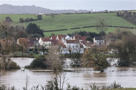 Météo 10 départements placés en vigilance orange pour crues et pluie