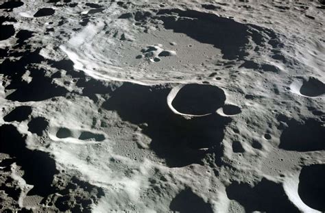 Forscher Finden Neue Hinweise Auf Wasser Auf Dem Mond