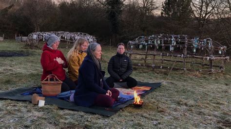 Agnihotra Zeremonie am Schwitzhüttenplatz von Haus Regenbogen Aikana