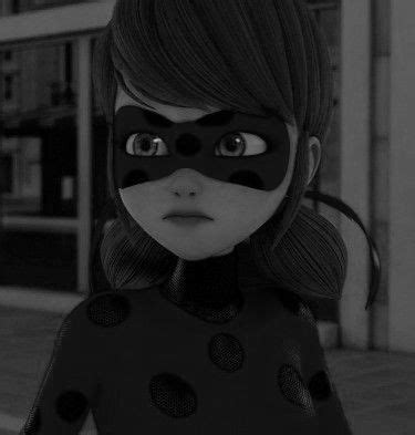 Pin de 𝑯𝑬𝒀 𝑨𝑵𝑫𝑹𝑬𝑺𝑺𝑨  𓆙 en ꭑⲓrcᥙⲒᩅᥙs Blanco y negro Miraculous Negro