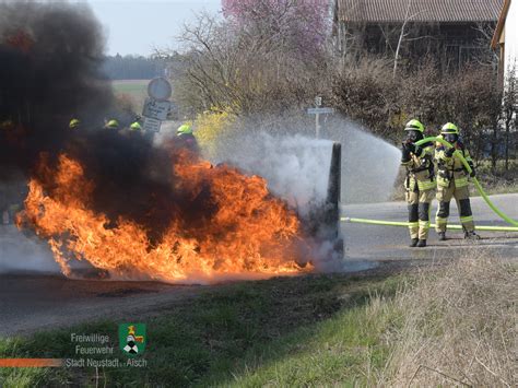 Neustadt An Der Aisch Brand Eines Landwirtschaftlichen Fahrzeugs