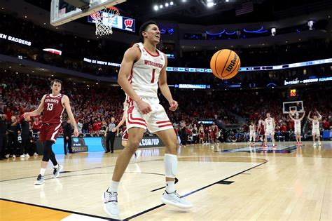 Wisconsin Badgers Mens Basketball Uw Survives Colgate Moves On To