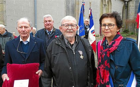 Ploudalm Zeau Jean Pierre Arzel A Re U La Croix Du Combattant Le