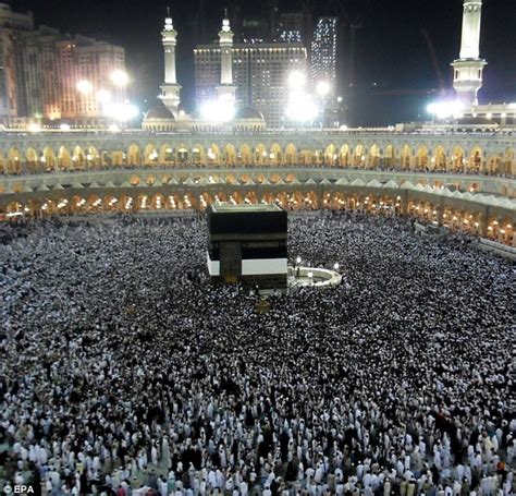 Women Reveal Sexual Harassment In Mecca During Pilgrimage Daily Mail Online