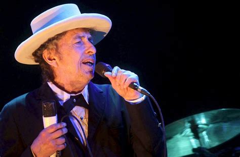 Der 75 Jährige Sänger Und Songwriter Bob Dylan Hat Den Literatur