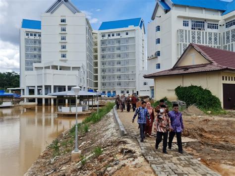 Tinjau Pembangunan Gedung Kedokteran Sekjen Apresiasi Pengembangan UIN