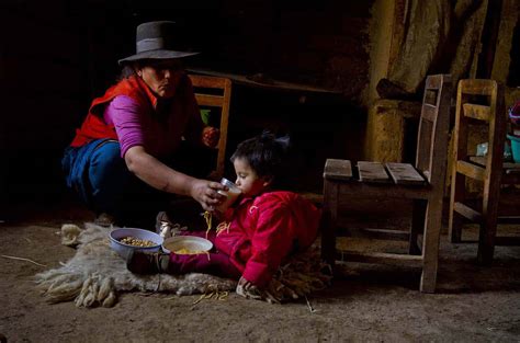 Más de la mitad de la población del Perú está en situación de