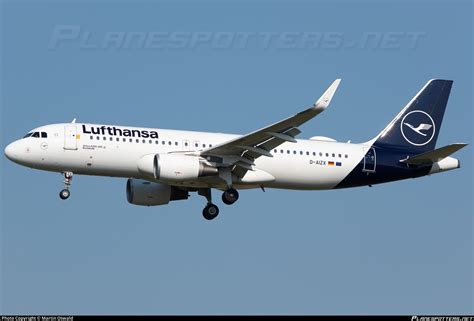 D AIZX Lufthansa Airbus A320 214 WL Photo By Martin Oswald ID