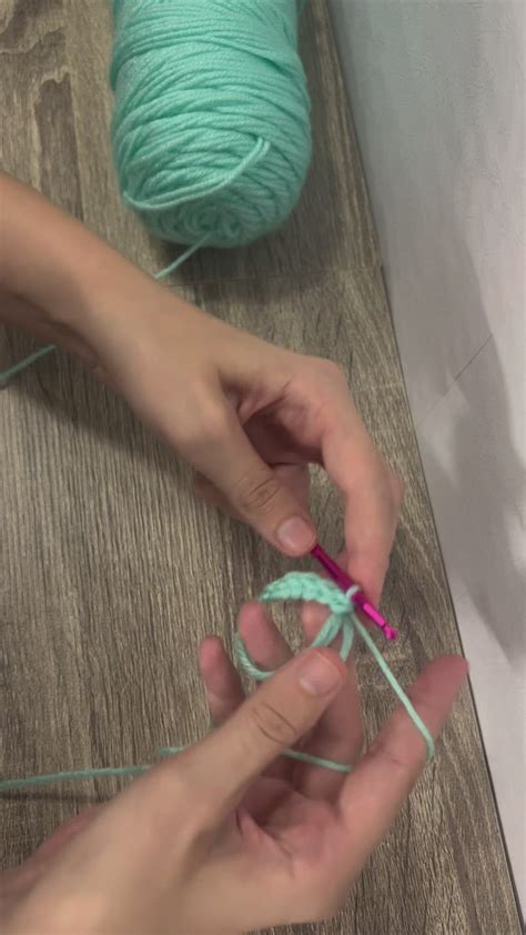 How To Crochet A Magic Circle Left Handed Crochet For Beginners