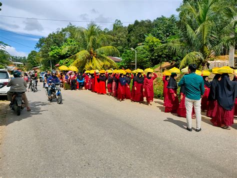 Wakili Plt Bupati Suhardiman Amby Camat Arifin Buka Open Turnamen