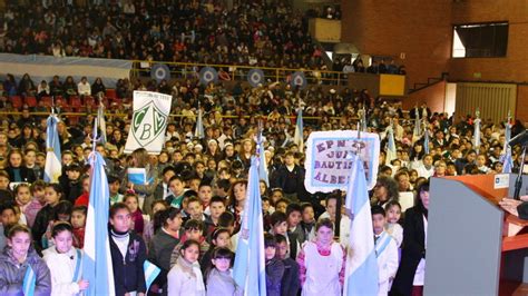 M S De Alumnos De San Mart N Prometieron Lealtad A La Bandera