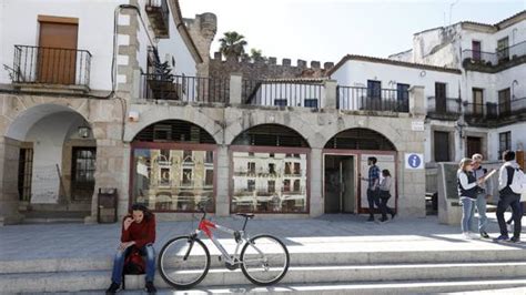 Cáceres reabre la oficina de turismo de la Plaza Mayor Hoy