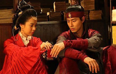 Song Ji Hyo As Queen And Jo In Sung As Hong Rim A Frozen Flower A Frozen Flower Jo In Sung