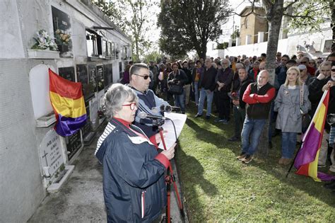 En Im Genes Gij N Celebra En El Cementerio Del Sucu El Aniversario De