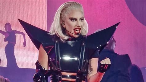 Lady Gaga inicia su gira Chromatica Ball y rompe récord de asistencia