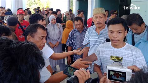 Tak Masuk Dpt Pilkades Puluhan Warga Seruduk Kantor Bupati Dan Dprd