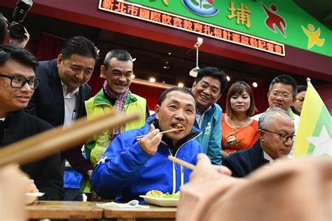 市政新聞 啟動新北校園午餐30 侯友宜讓學童從餐桌上培養國際觀 新北市政府