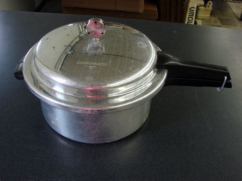 Vintage Pressure Cooker Complete Mirro Matic 6 Quart Presto Preservation 500 Moose R Uscom